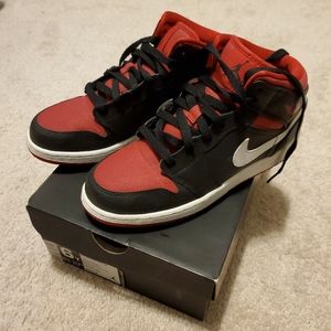 Air jordan 1 mid BG 6Y black gym red white